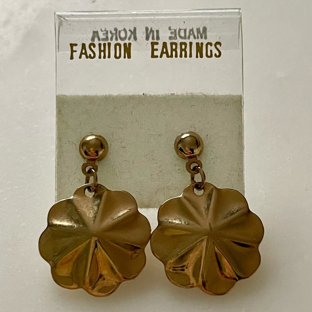 Gold Flower Drop Earrings